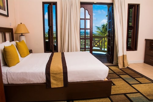 Simply Heavenly!!! Large Self Catered Apartments With Huge Pool - Apartment With Sea View