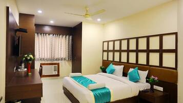 Desk, rollaway beds