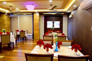 Aperto a colazione, pranzo e cena