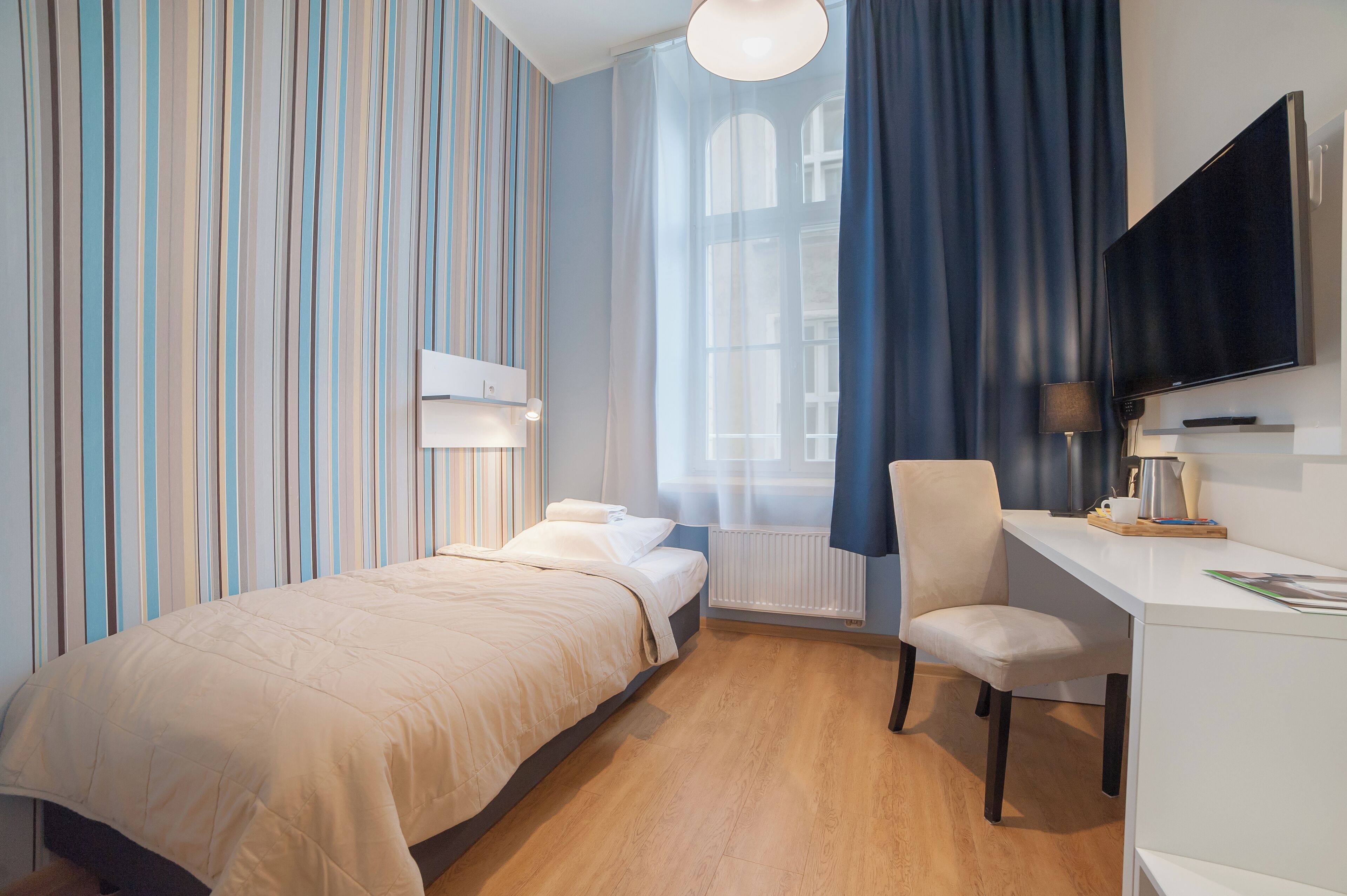 standard single room | soundproofing, iron/ironing board, free wifi, bed sheets