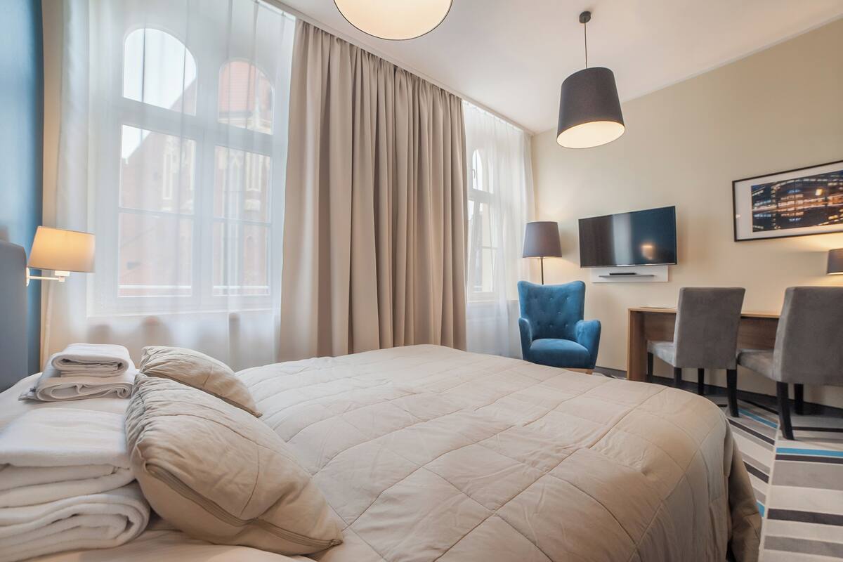 Kahden hengen deluxe-huone | Äänieristys, silitysrauta/-lauta, ilmainen Wi-Fi, vuodevaatteet