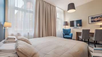 Habitación Deluxe doble | Sistema de insonorización, tabla de planchar con plancha, wifi gratis