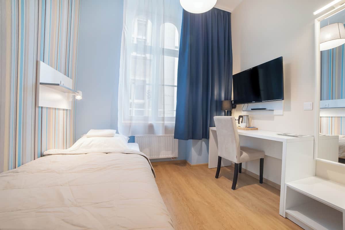 Standard Single Room | Soundproofing, iron/ironing board, free WiFi, bed sheets