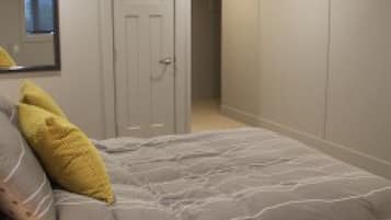 2 bedrooms, premium bedding, desk, iron/ironing board