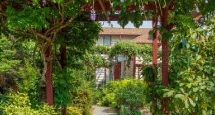 Ocean Front/Ocean Access private entry I BDRM, full bathroom, all season patio.