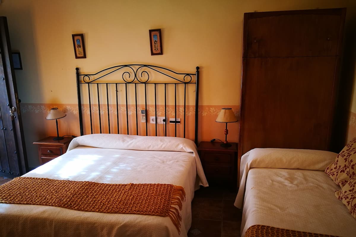Cubrecamas, ropa de cama y acceso para silla de ruedas