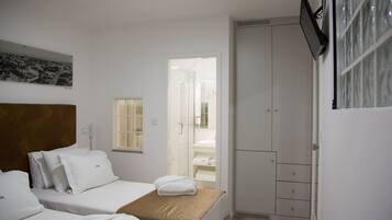 Family Room, Sea View | In-room safe, soundproofing, free WiFi, bed sheets