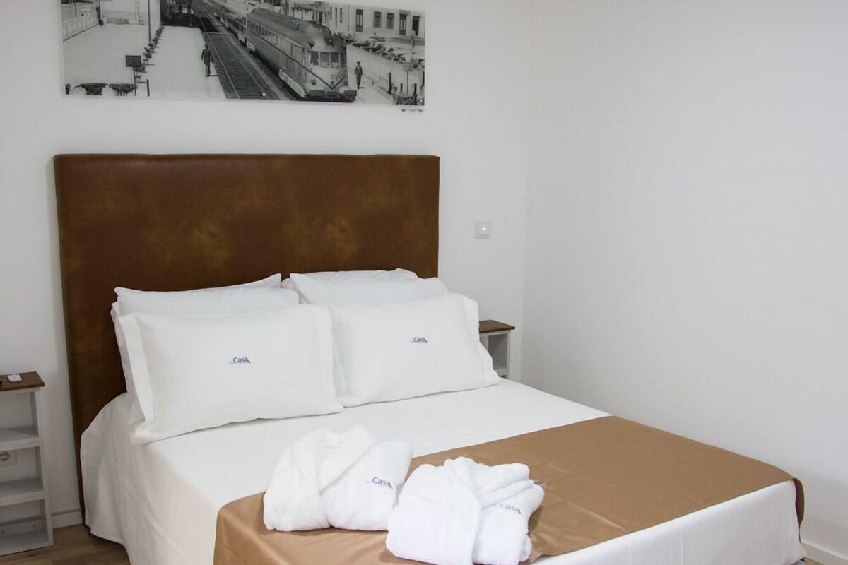 Tek Büyük Yataklı Oda, Bahçe Manzaralı | Odada kasa, ses yalıtımı, ücretsiz kablosuz İnternet, çarşaf takımı