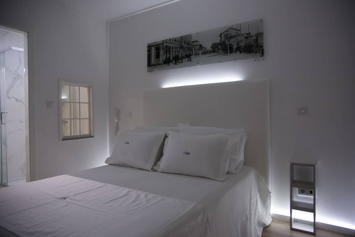 Double Room, Sea View | In-room safe, soundproofing, free WiFi, bed sheets