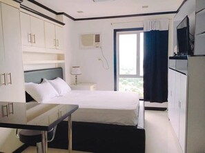Condo com design assinado, 1 quarto, para não fumantes, vista para a montanha | Escrivaninha, Wi-Fi de cortesia, roupa de cama