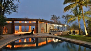 Outdoor pool - Kariba Safari Lodge (Kariba)