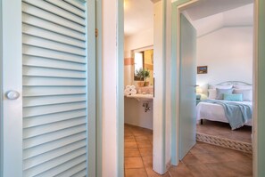 2 Schlafzimmer, Schreibtisch, Bügeleisen/Bügelbrett, kostenloses WLAN