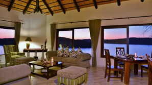 Dining - Masumu River Lodge (Binga)