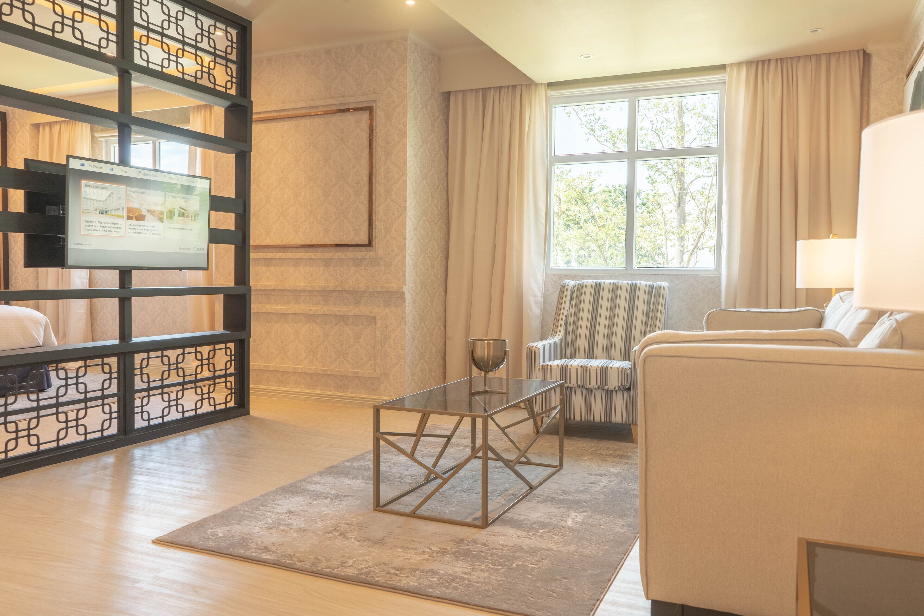 42-inch smart tv with cable channels, tv