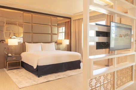 Presidential Suite, 1 King Bed | 1 bedroom, premium bedding, pillowtop beds, minibar