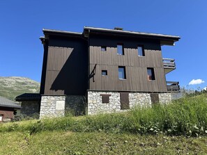 Exterior - Ski-in/Ski-out apartment for 6 in Méribel (Méribel)