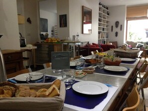 Free daily continental breakfast