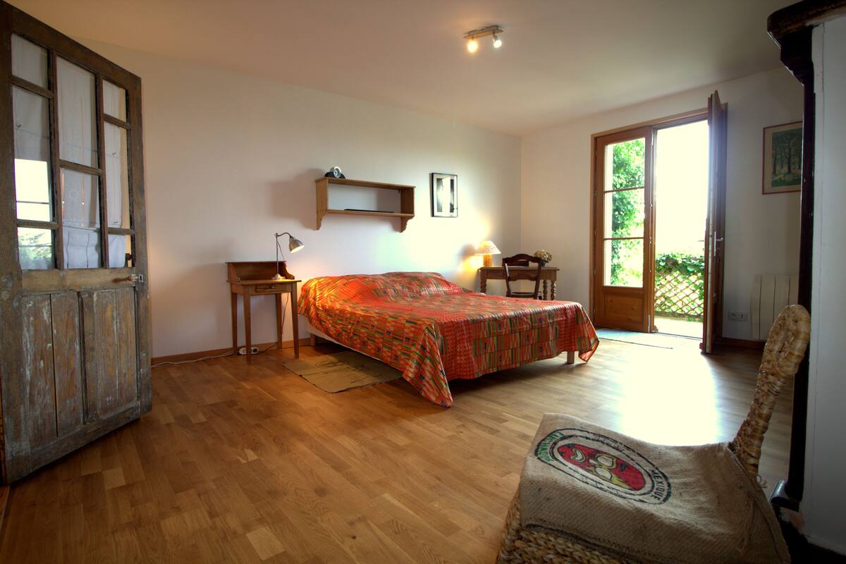 Double Room (Ici et Ailleurs)