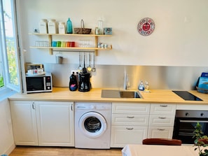 Fridge, microwave