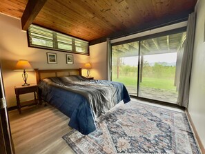 4 bedrooms, WiFi, bed sheets - MR04-Amazing Views! Close to skiing! Pets ok! Hot tub! (Canaan Valley)