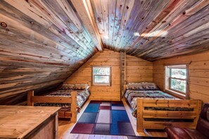 1 bedroom, WiFi, bed sheets - Waterfront cabin with bridge, private hot tub, & WiFi - near National Forest (South Fork)