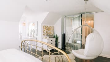 2 habitaciones, escritorio, tabla de planchar con plancha y wifi gratis