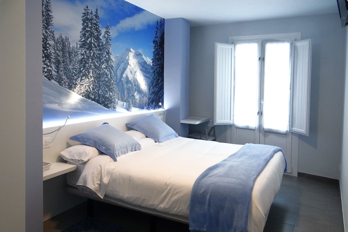 Kamar Double, balkon | Tirai kedap cahaya, Wi-Fi gratis, dan seprai linen