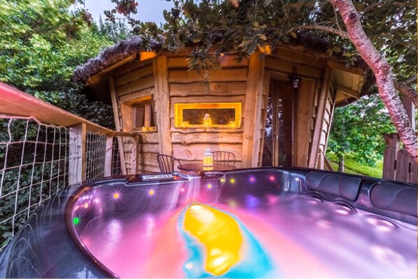 Tree House Confort, terrasse, vue vallée | Bain à remous privé