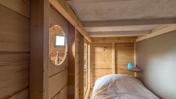 Premium bedding, free WiFi, bed sheets