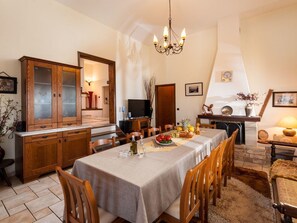 Villa, 4 Bedrooms, Sea View | In-room dining