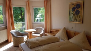 Kahden hengen huone | Minibaari, tallelokero huoneessa, pimennysverhot, ilmaiset vauvansängyt