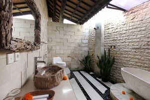 Artículos de tocador gratuitos, secador de pelo, toallas
