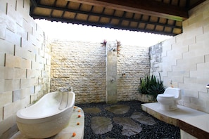 Two Bedroom Villa with Private Pool | Salle de bain