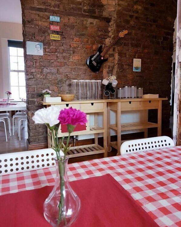 Dining - Blue Horseshoe - Hostel (Dublin)