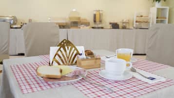Sarapan prasmanan
