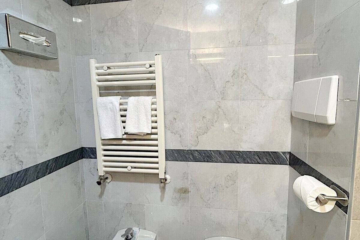 shower, free toiletries, hair dryer, slippers