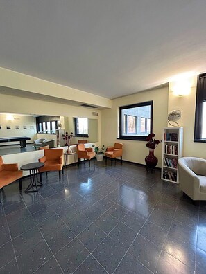 Flat-screen TV - iH Hotels Milano Blu Visconti (Trezzano sul Naviglio)