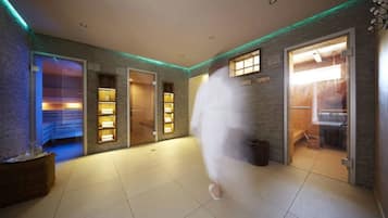 Sauna, steam room
