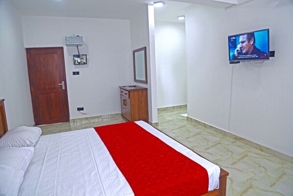 Soundproofing, free WiFi, bed sheets