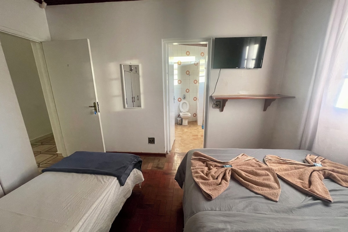 Deluxe suite, 1 slaapkamer, uitzicht op gebergte | 1 slaapkamer, gratis wifi, beddengoed, rolstoeltoegankelijk