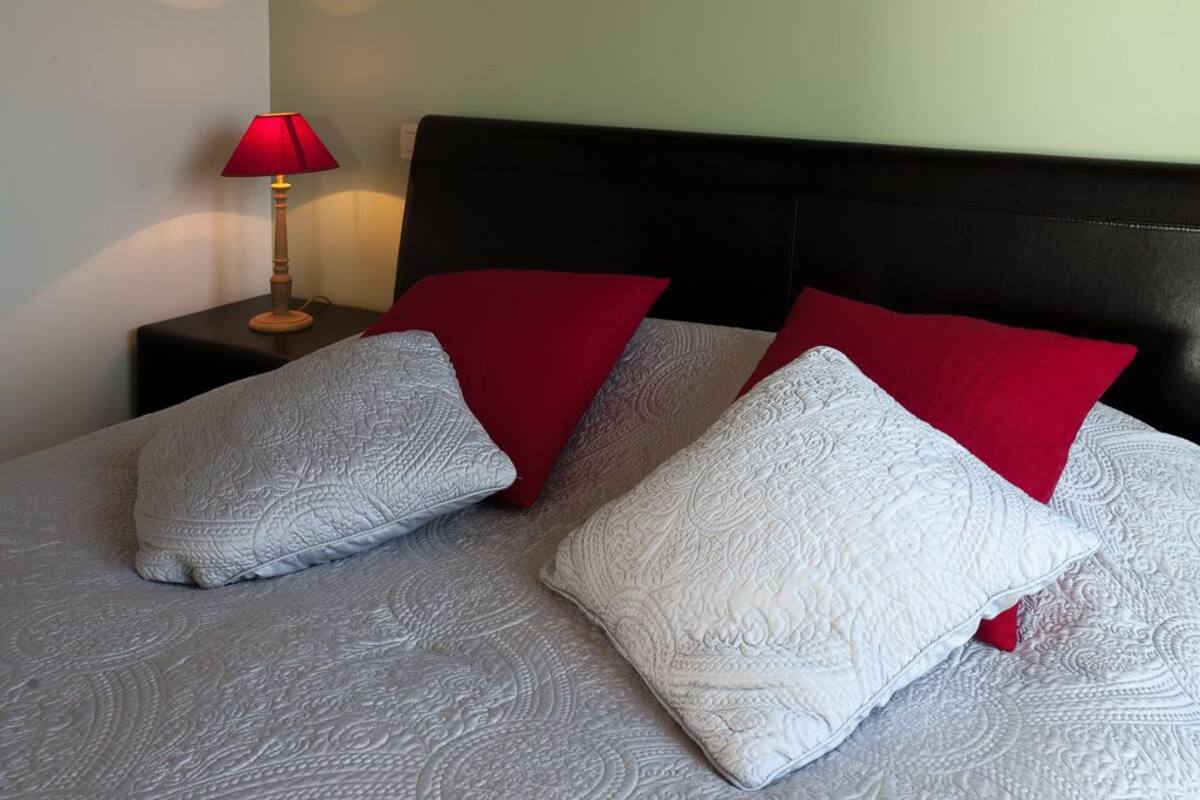 Habitación familiar | Cunas gratuitas, wifi gratis y ropa de cama