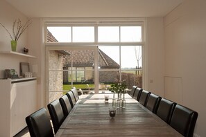 Free daily continental breakfast  - B&B Het Weiland (Damme)