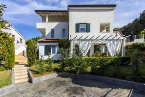 Front of property - Forest&Sea apartment-Bikes&table incl (Medulin)