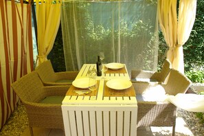 Apartment (A) | Terrace/patio - Forest&Sea apartment-Bikes&table incl (Medulin)