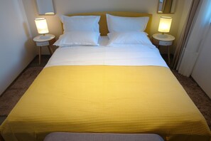 Apartment (A) | Iron/ironing board, free WiFi, bed sheets