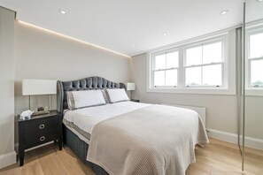 Luxury-Apartment, 2 Schlafzimmer, Nichtraucher, Gartenblick | 2 Schlafzimmer, individuell dekoriert, individuell eingerichtet