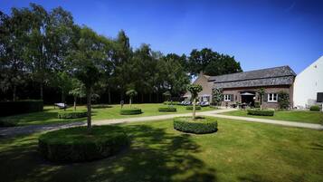 Khuôn viên nơi lưu trú