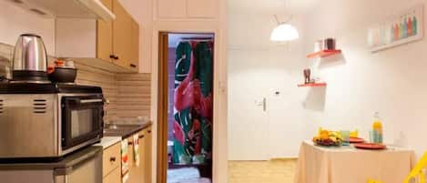 Apartamento | Banheiro | Chuveiro, produtos de toalete grátis, secador de cabelo