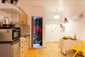 Apartment | Bathroom | Shower, free toiletries, hair dryer, towels - City Comfort Apartments (Heraklion)