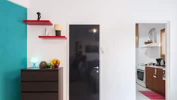 Apartment | Premium bedding, soundproofing, iron/ironing board, free WiFi